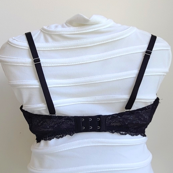 Victoria's Secret Lace Bra - Picture 3 of 5